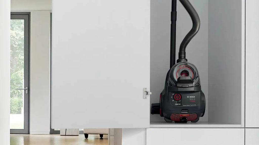 Series 4 Bagless Vacuum Cleaner ProPower Black