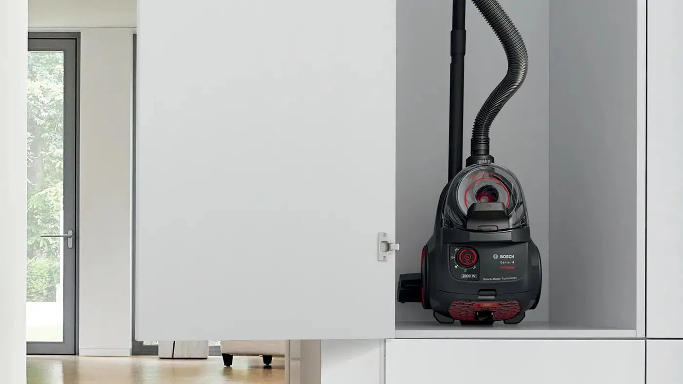 Series 4 Bagless Vacuum Cleaner ProPower Black